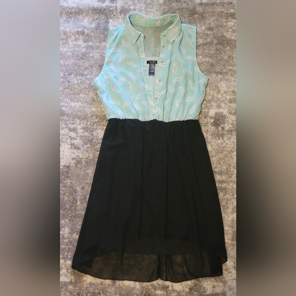 ❄️ 2/$15 - Bisou Bisou Sleeveless Mint/Black Hi-Low Collared Dress (12)